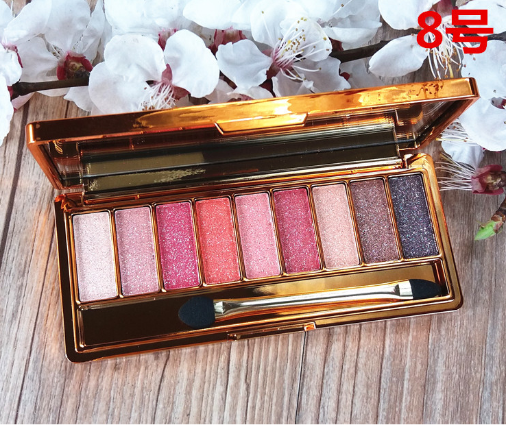 Cosmetics Wholesale Korea Bear Winnie 9 Color Eye Shadow Diamond Bright Colorful Nine Color Eye Shadow Super  In The End