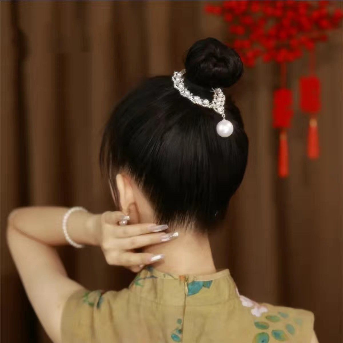 Glittering Salivary Diamonds Foam Beads Glittering Pills Hair Clip