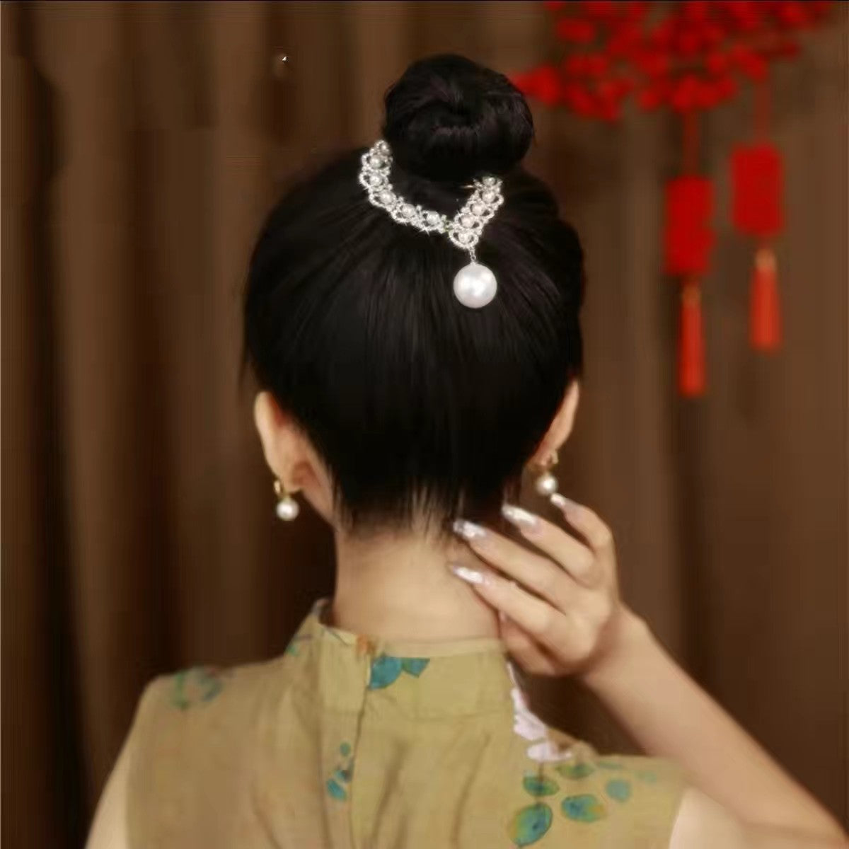 Glittering Salivary Diamonds Foam Beads Glittering Pills Hair Clip