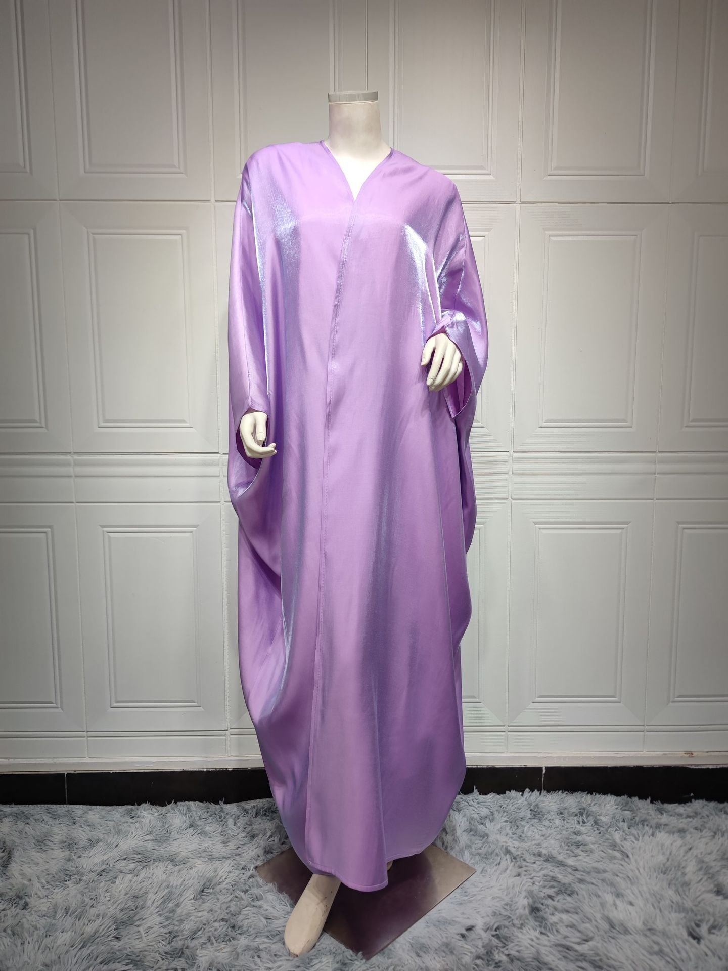 Fashion Fil-Lumiere Satin Solid Color Batwing Sleeve Robe