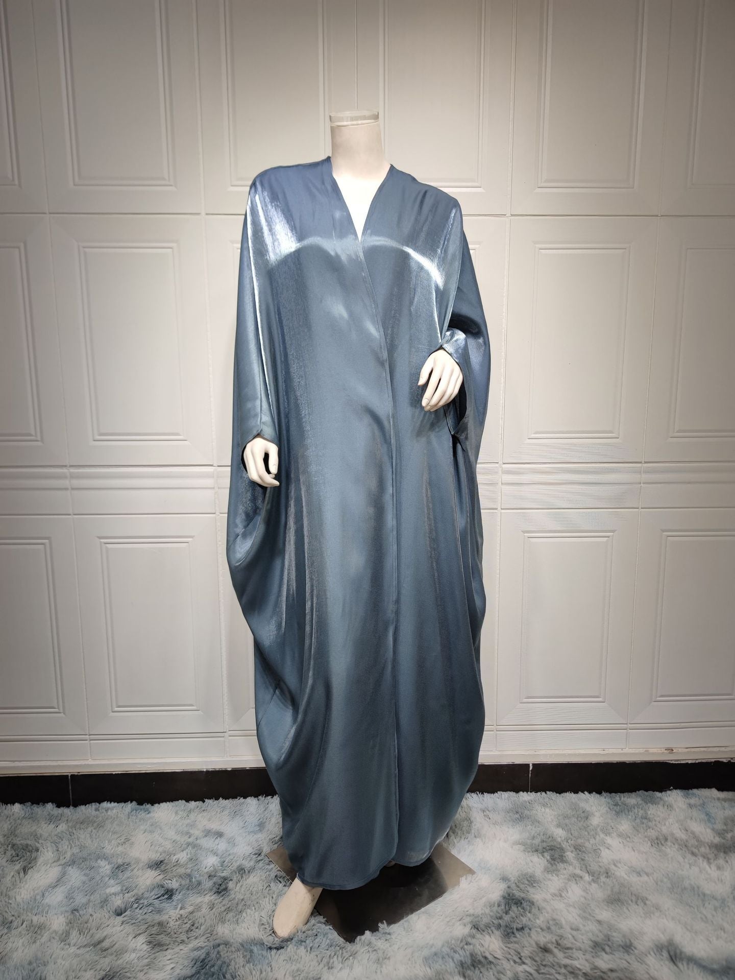 Fashion Fil-Lumiere Satin Solid Color Batwing Sleeve Robe