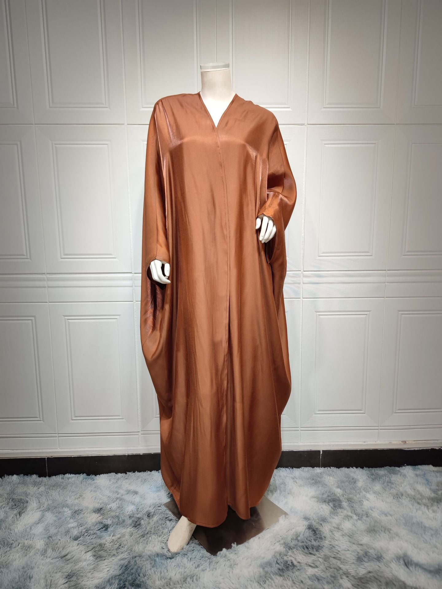 Fashion Fil-Lumiere Satin Solid Color Batwing Sleeve Robe