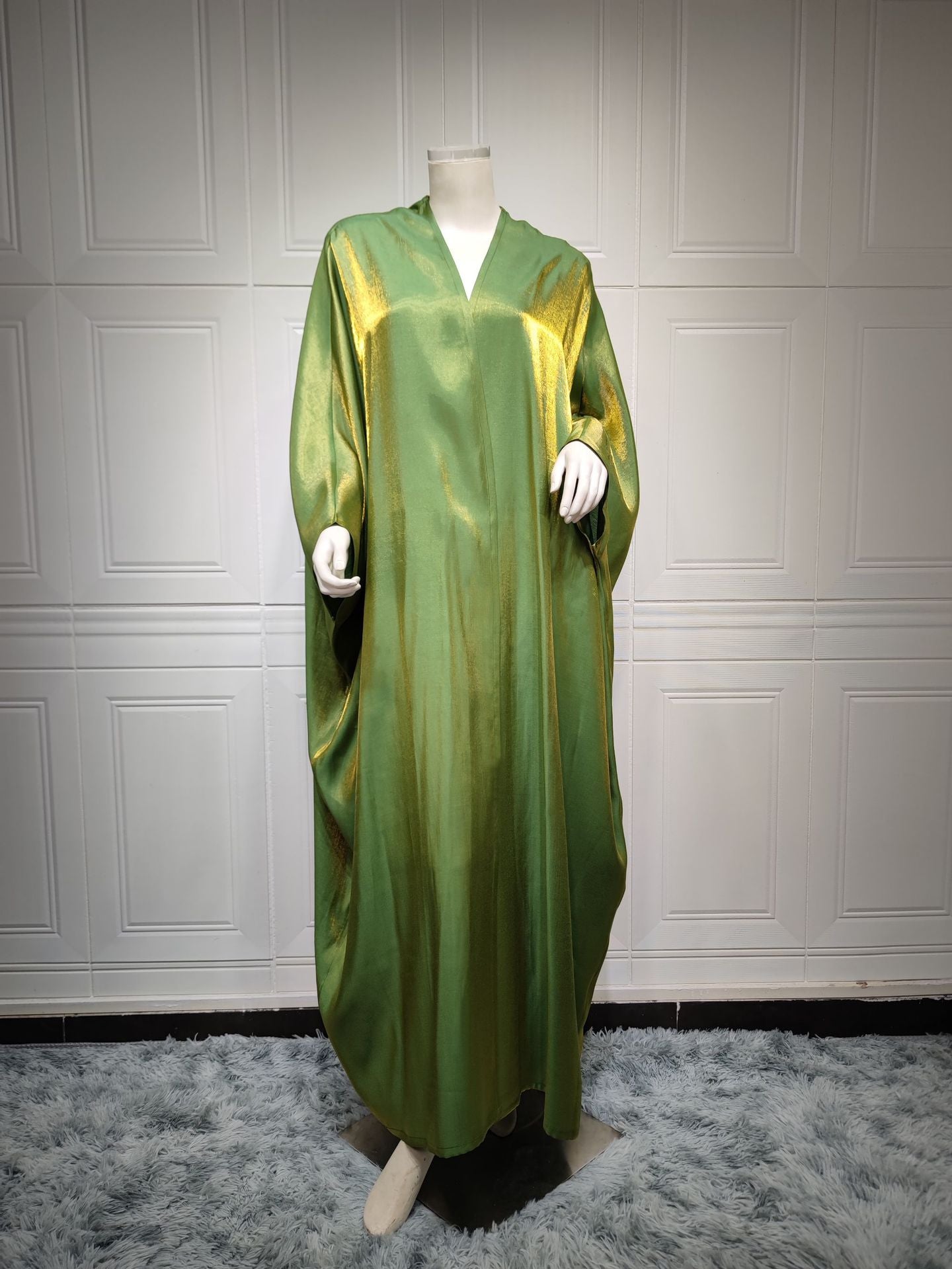 Fashion Fil-Lumiere Satin Solid Color Batwing Sleeve Robe