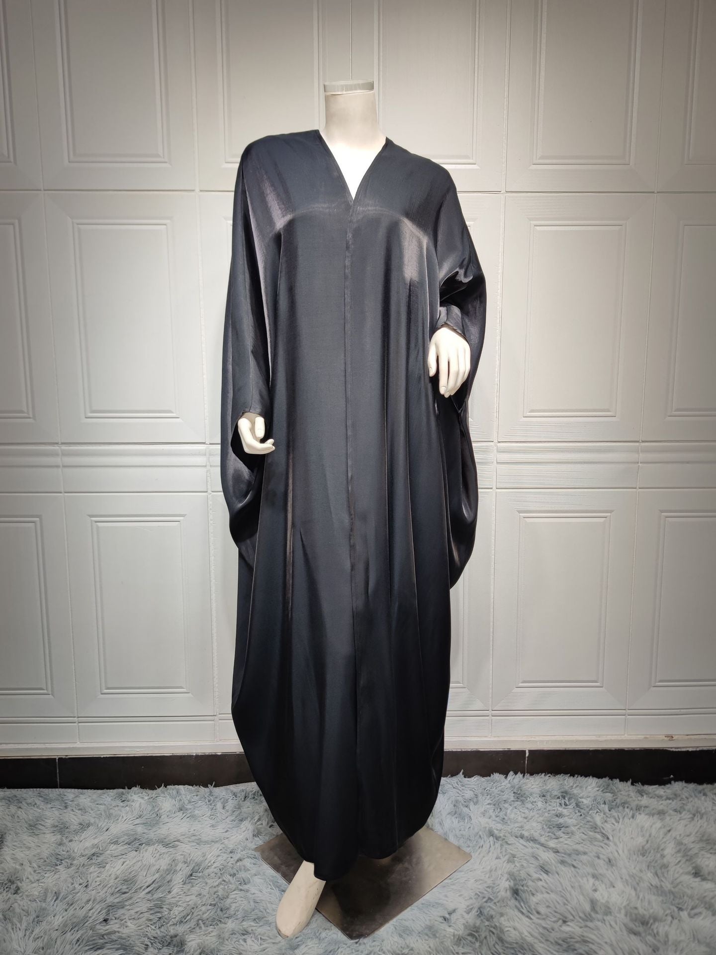 Fashion Fil-Lumiere Satin Solid Color Batwing Sleeve Robe