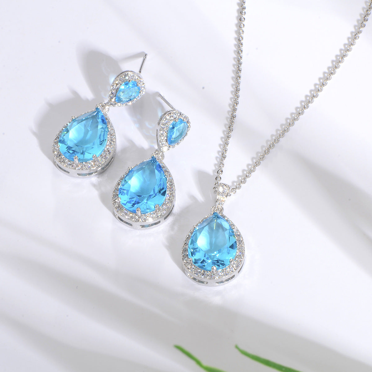 Bright Big Zircon Water Drops Necklace Eardrops Suit Bride Wedding Jewelry Simple Graceful