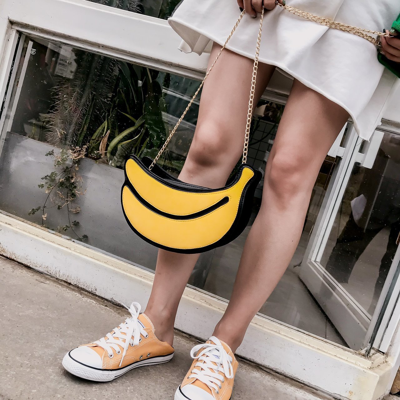 Women's Fashion Creative Banana Shape Chain Bag